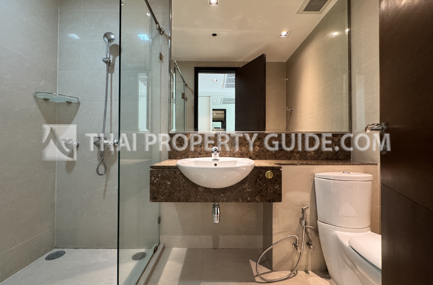 Condominium in Sukhumvit : Belgravia Residences 